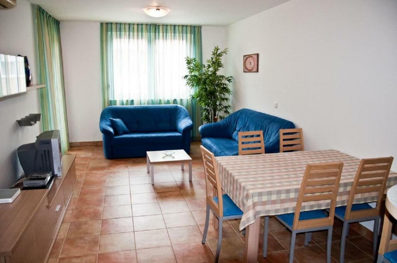 Roza Apartment Novigrad  Bagian luar foto